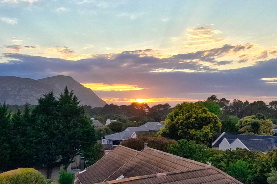 6 Bedroom Property for Sale in Hermanus Heights Western Cape